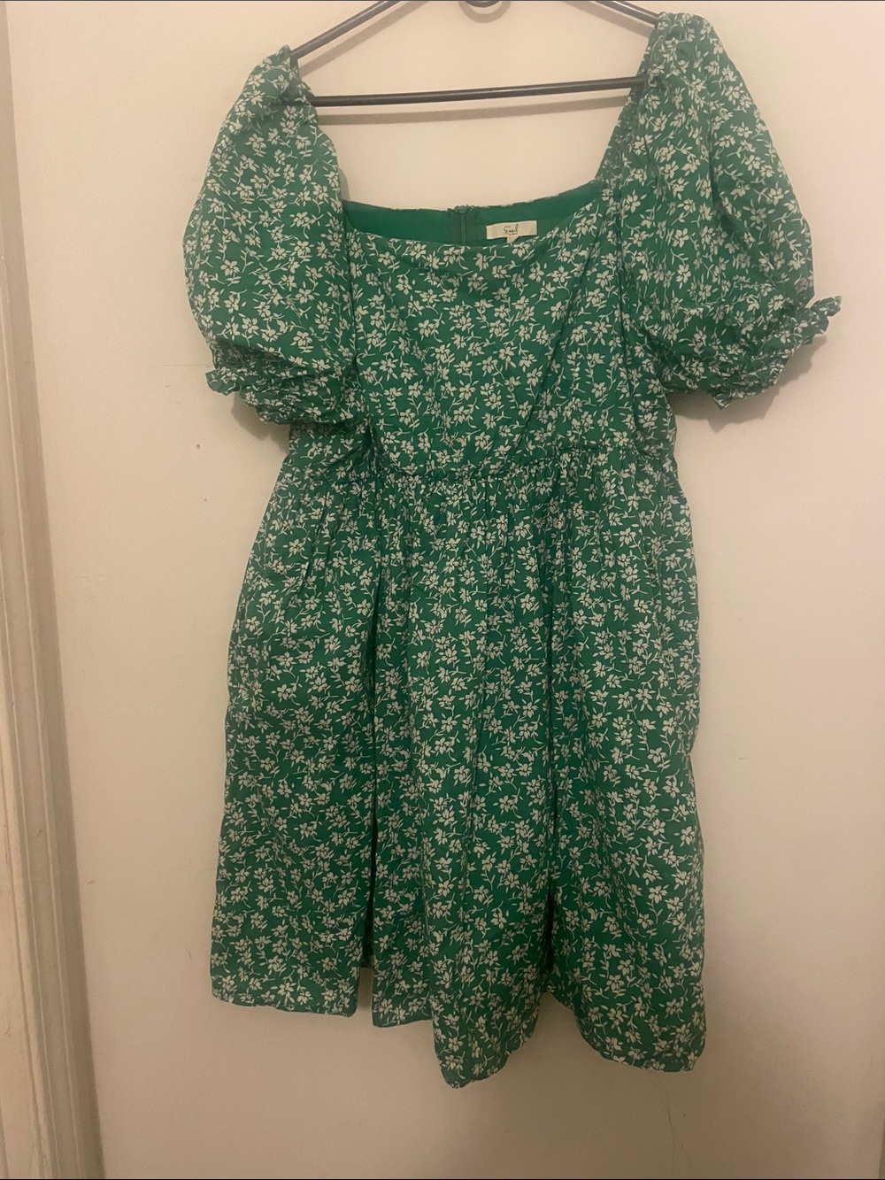 easel Green Floral Puff-Sleeve Dress